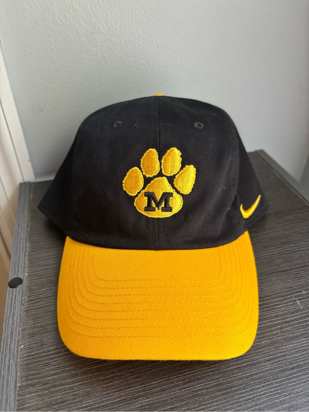 Nike Mens Black and Yellow Retro Mizzou Hat